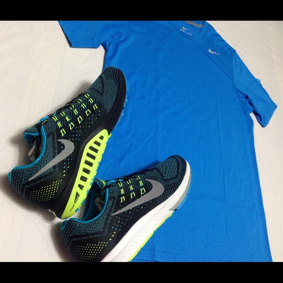 Men's Nike Tee - Picture 3 of 3